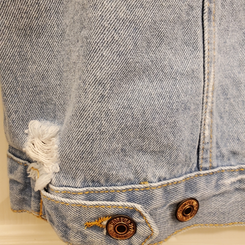 Jean Jacket 🥳 - Picture 6 of 11